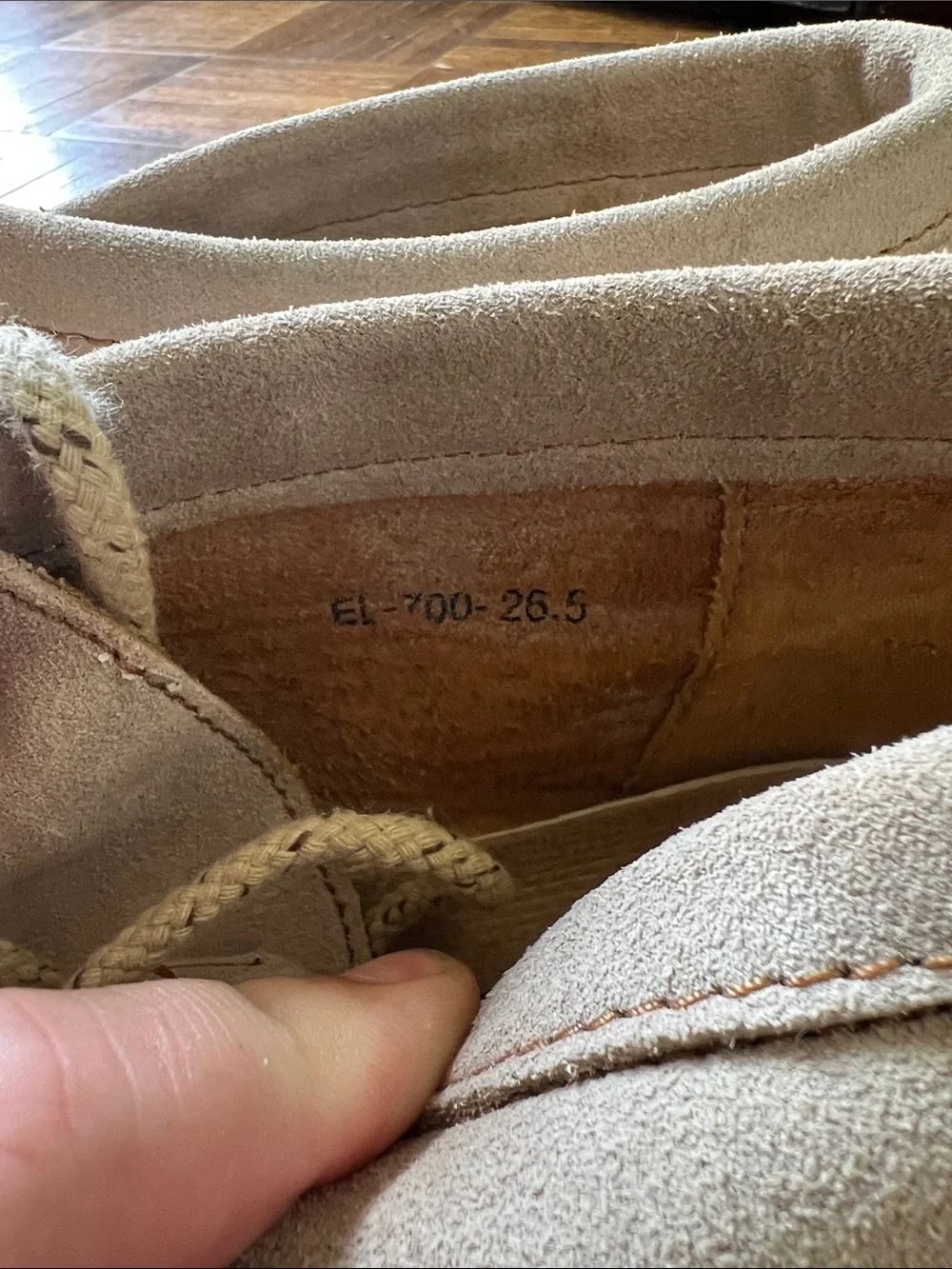 Tommy Hilfiger Men's Beige Suede Chukka Boots with Gum Sole
